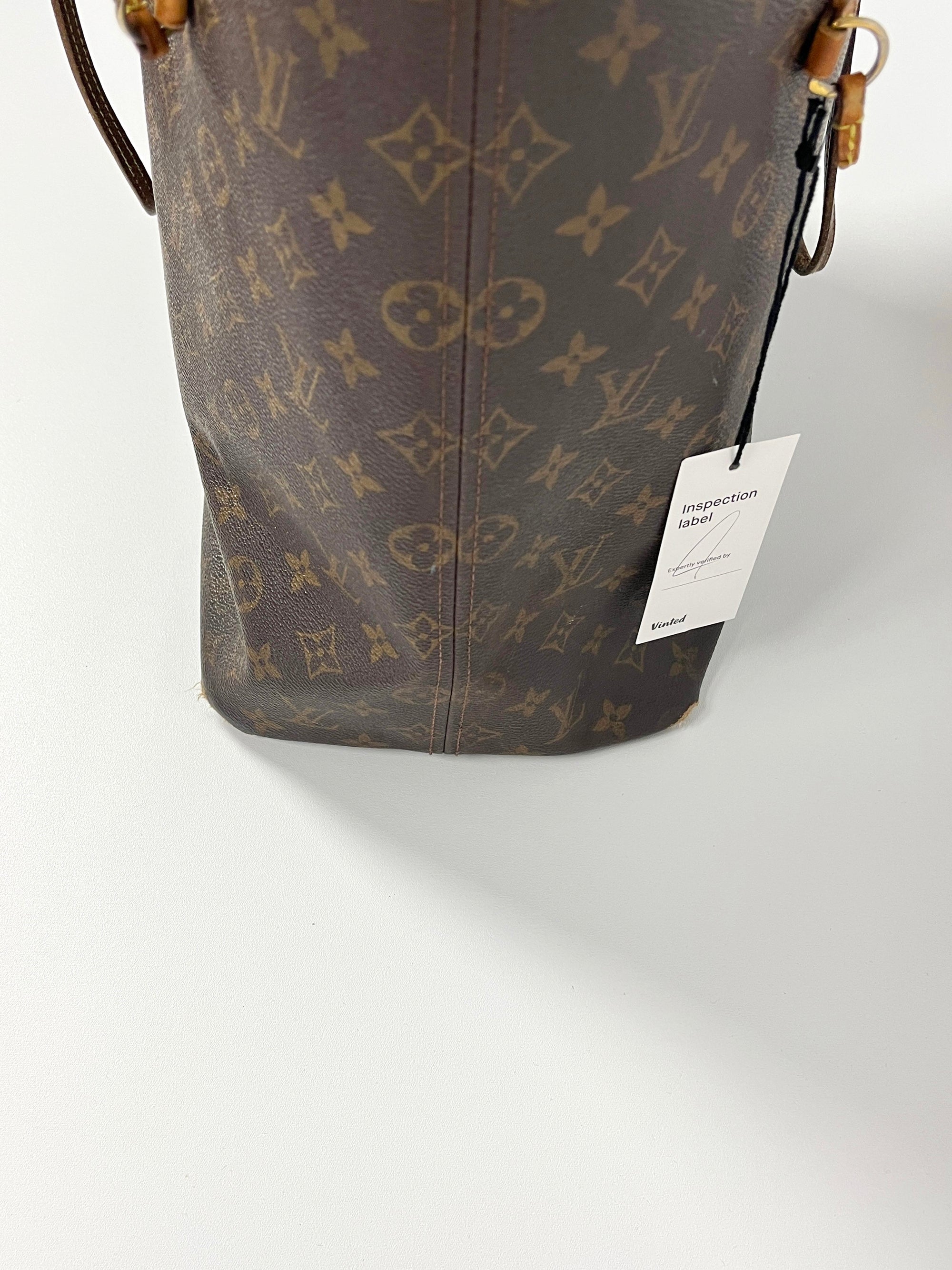 Louis Vuitton Neverfull Shopper