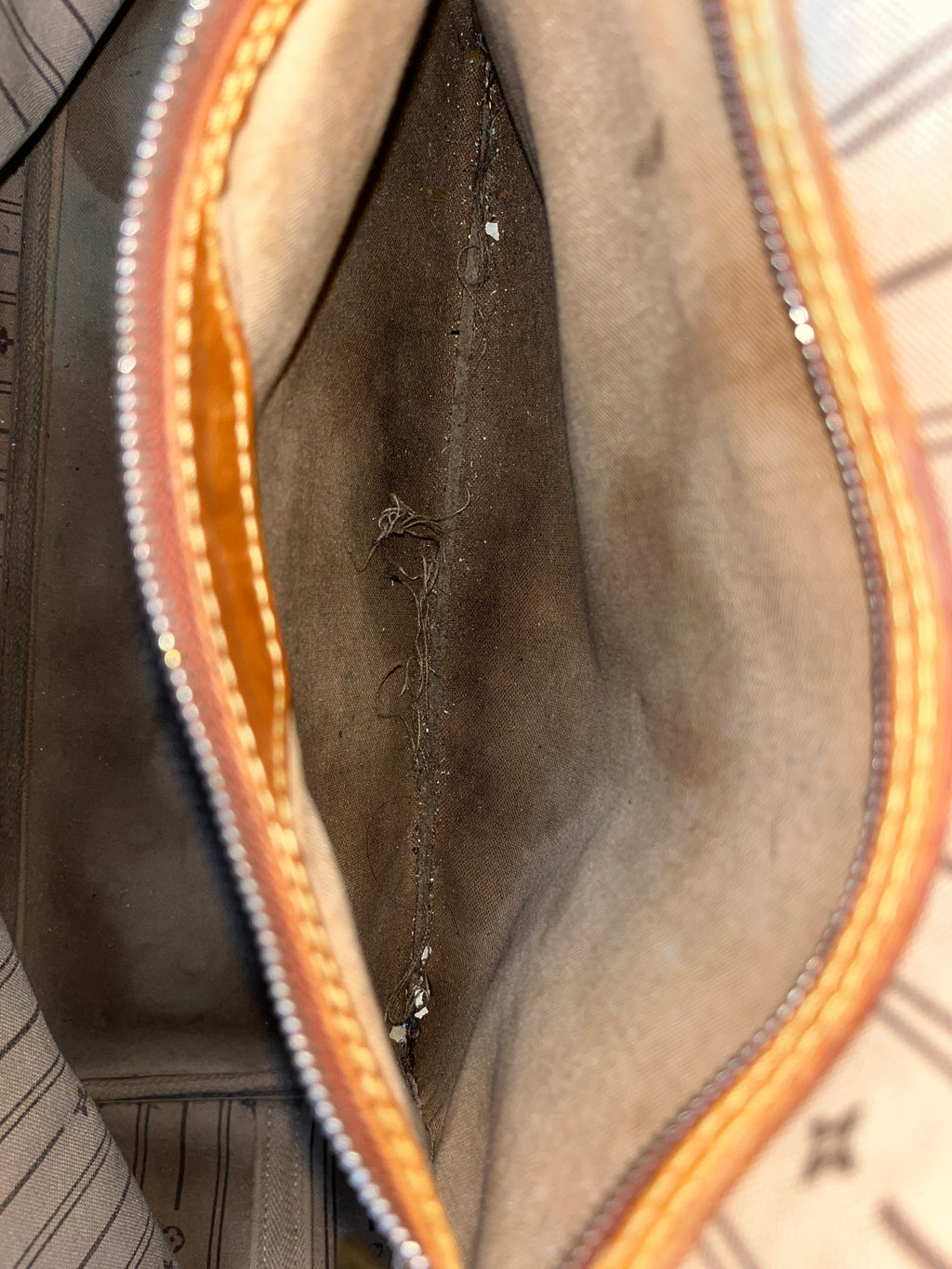 Louis Vuitton Neverfull Shopper