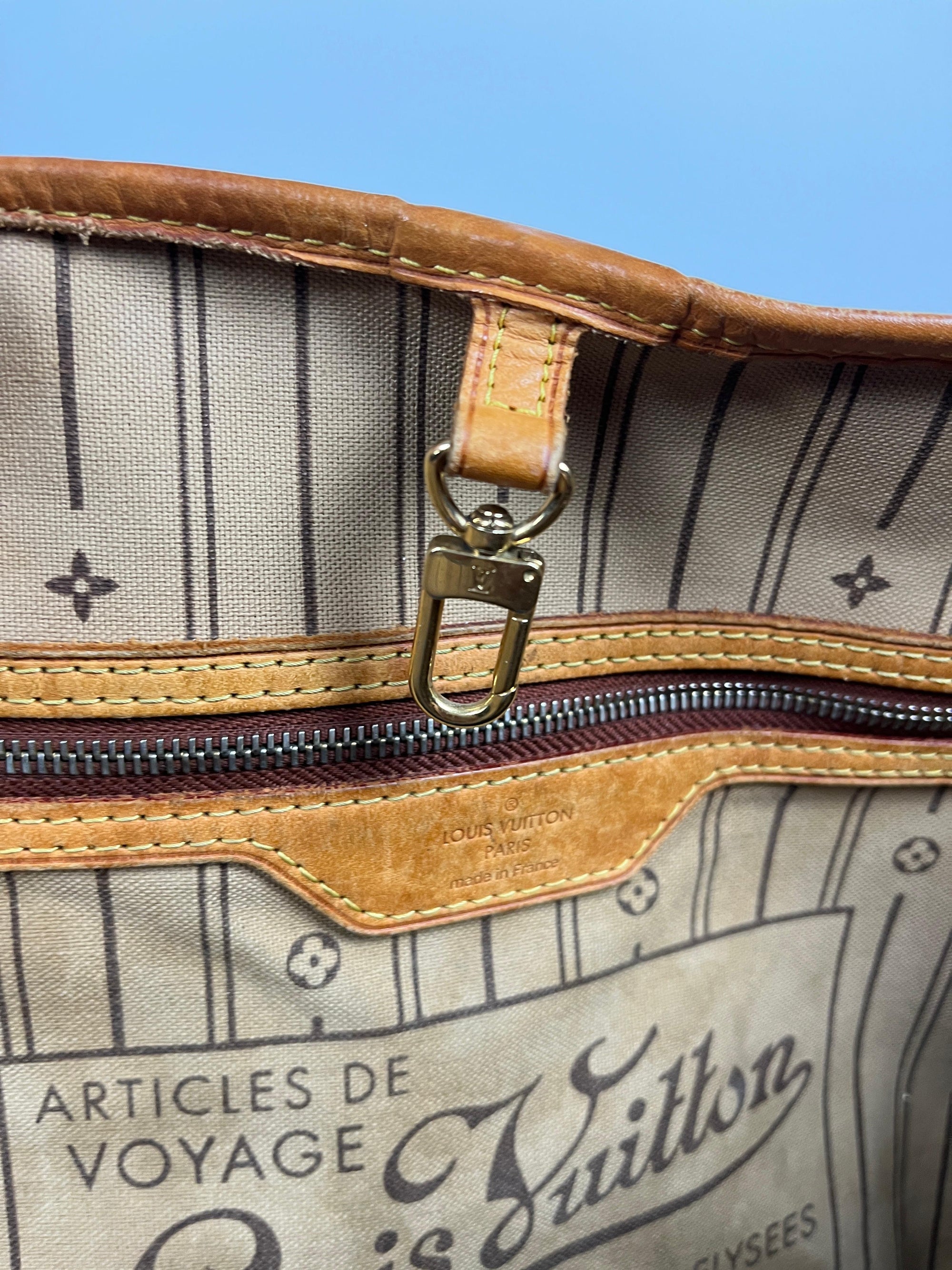 Louis Vuitton Neverfull Shopper